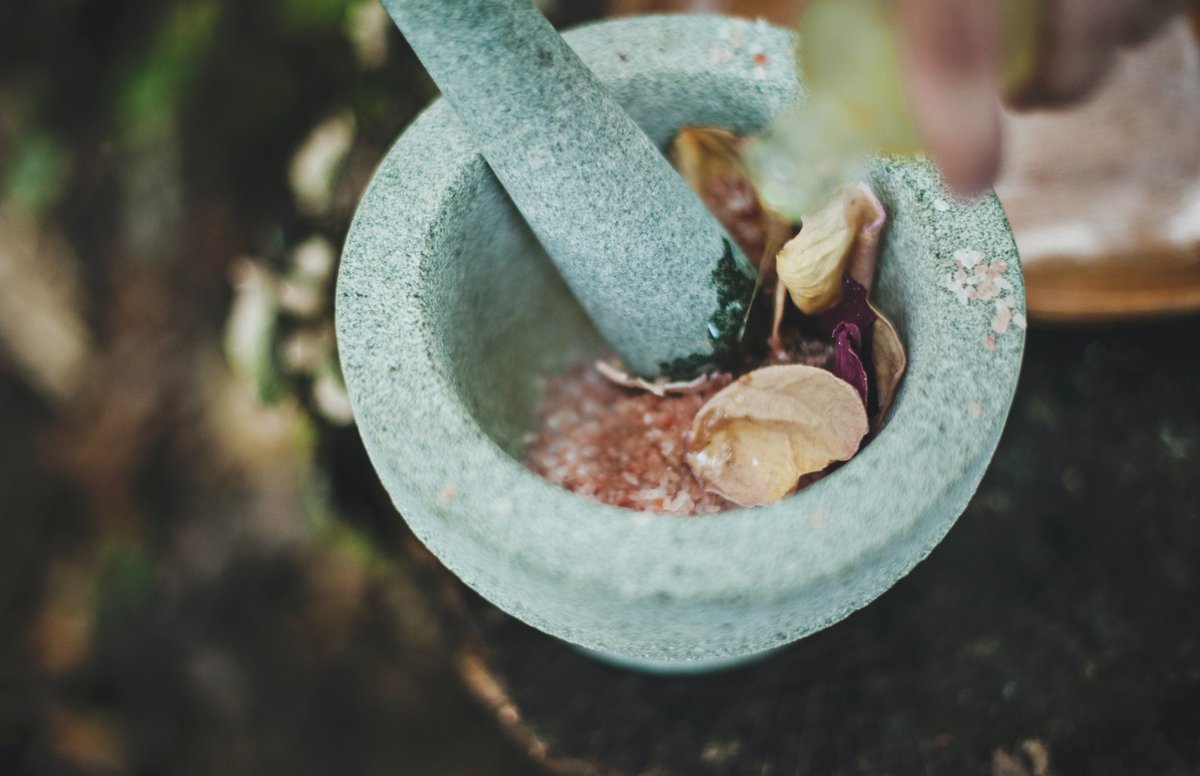Luvnative_'s tweet photo. - Holistic.
- Healthy.
- Minimal manipulation.
- Daily moisture (water with an essential oil)
- Well-nourished.
Is our #Hairsday game.
What's yours? We'd love to hear it and to share it with other #NativeQueens.
We celebrate native.
We are the United Natives of Africa. https://t.co/9s3YjNeNBQ