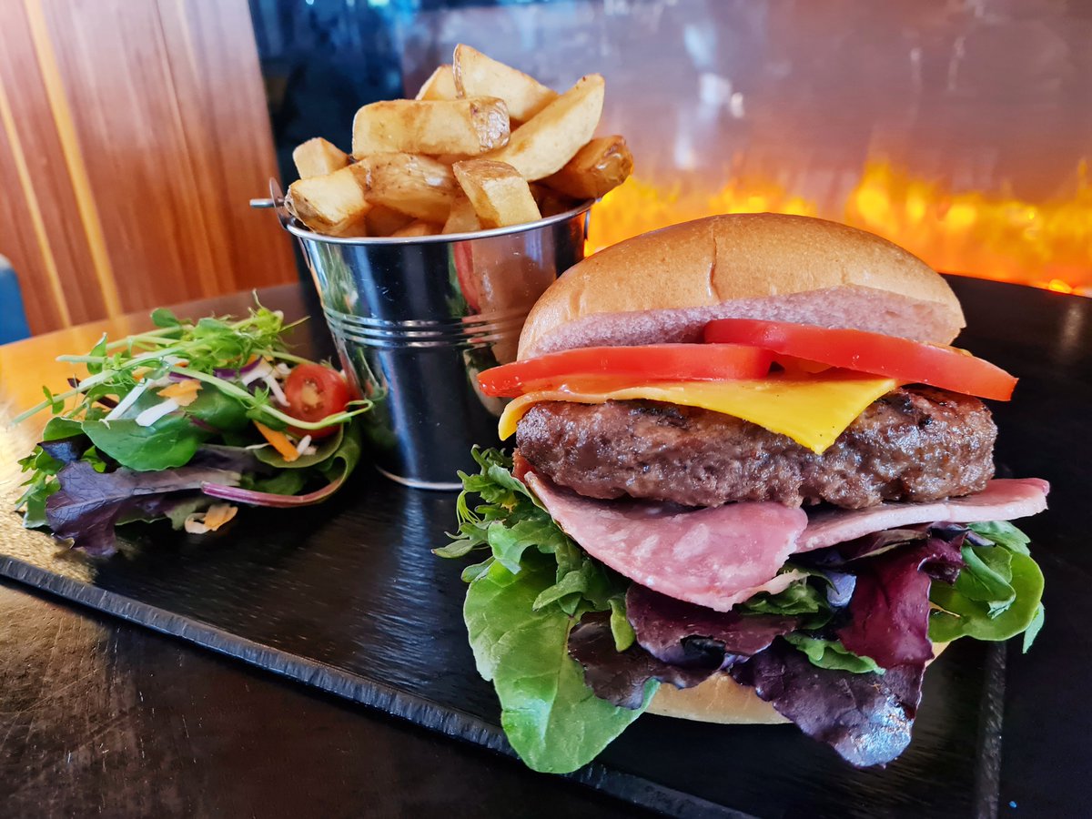 12th August🍔🍔#NationalBurgerDay Highlighting our Signature Clayton Angus Beef Burger available daily from our Library Bar 😋 #claytonwhiteshotel #claytonhotels #burger #nom #barfood #delicious #quality #yum