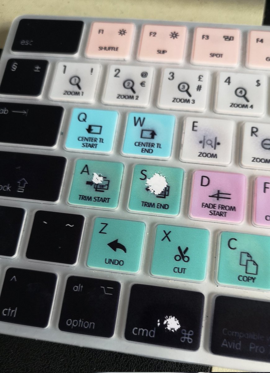 Alyx_Jones's tweet image. I&apos;ve barely had this keyboard cover a few weeks 😂
#savesavesave