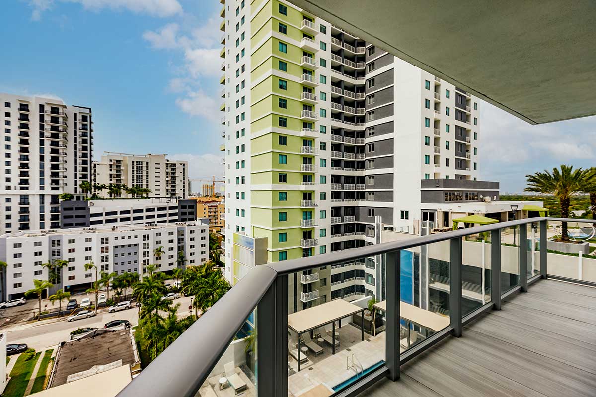 RaquelColp's tweet image. Under Contract: Stunning Corner  Residence in Brickell Ten - mailchi.mp/axispremierere…