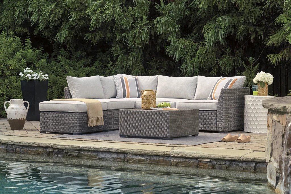 Staycation vacation! Turn your outdoor space into a sweet retreat and heat up some summertime fun! 🏖️
 
Shop Now: buff.ly/381RPMk
 
#regency #regencyfurniture #savewithstyle #patiofurniture #cherrypoint #outdoorset #sectional