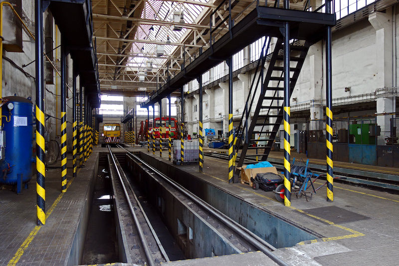 react_sc's tweet photo. It’s not just public areas in rail premises which need cleaning. We deliver specialist treatments to clean oil and engine fluids from depots, maintenance pits and access platforms https://t.co/SVFFz4hxF0 #ContractDeepCleaning #RailSectorCleaning #KeepEmRolling #REAT https://t.co/yiJH1xgubT