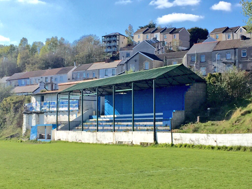 TreharrisAthFC's tweet photo. ⚽️👏🏻:  𝗧𝗔𝗪𝗙𝗖 𝗠𝗶𝗻𝗶 &amp; 𝗝𝘂𝗻𝗶𝗼𝗿

𝙏𝙝𝙚 𝘼𝙩𝙝𝙡𝙚𝙩𝙞𝙘…. to what was once our home, to being condemned and having to relocate to Park Taff Bargoed. 

Hopefully now🤞🏻𝙏𝙝𝙚 𝘼𝙩𝙝𝙡𝙚𝙩𝙞𝙘 will be the home of the future of the club. 

@__KJ__ 🧢’s off to you 👏🏻👏🏻 https://t.co/BV6tEk8eI2