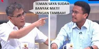 APA SIH YANG KAMU CARI-CARI, MAS BUDIMAN?
.
.
.

Tanggal 10 Agustus yang lalu, dia berucap salam pada saya. Sehari kemudian, saya dibuat ingat bahwa 11 Agustus adalah hari penangkapannya.