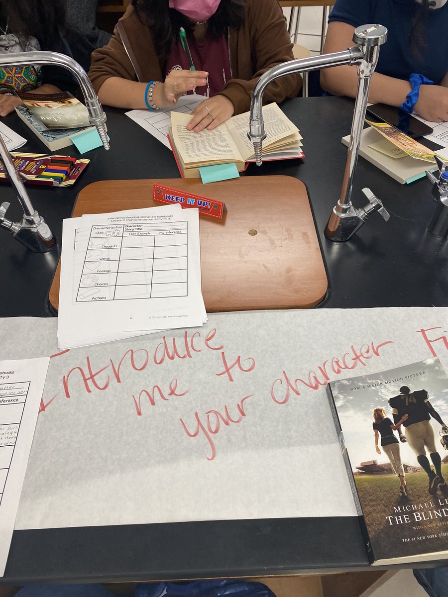 Melissab_JHS's tweet photo. Interacting with text is a must!!📝Annotating, editing and of course balanced lit-introduce me to your character stations!! 😉Get it Moose👏#balancedlit👍 https://t.co/D7zRiKsbZR