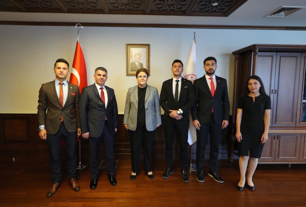 Yetiştirme Yurtlarından Ayrılanları Koruma, Yardımlaşma ve Sosyal Dayanışma Derneği Başkanı Sn. <a href="/salihcetintr25/">Salih ÇETİN</a> ve beraberindeki heyet ile bir araya geldik.

Devlet korumasında yetişen gençlerin birbirine destek olmak için kurduğu sivil insiyatifleri önemli buluyoruz. <a href="/YADER_TR/">YADER</a>