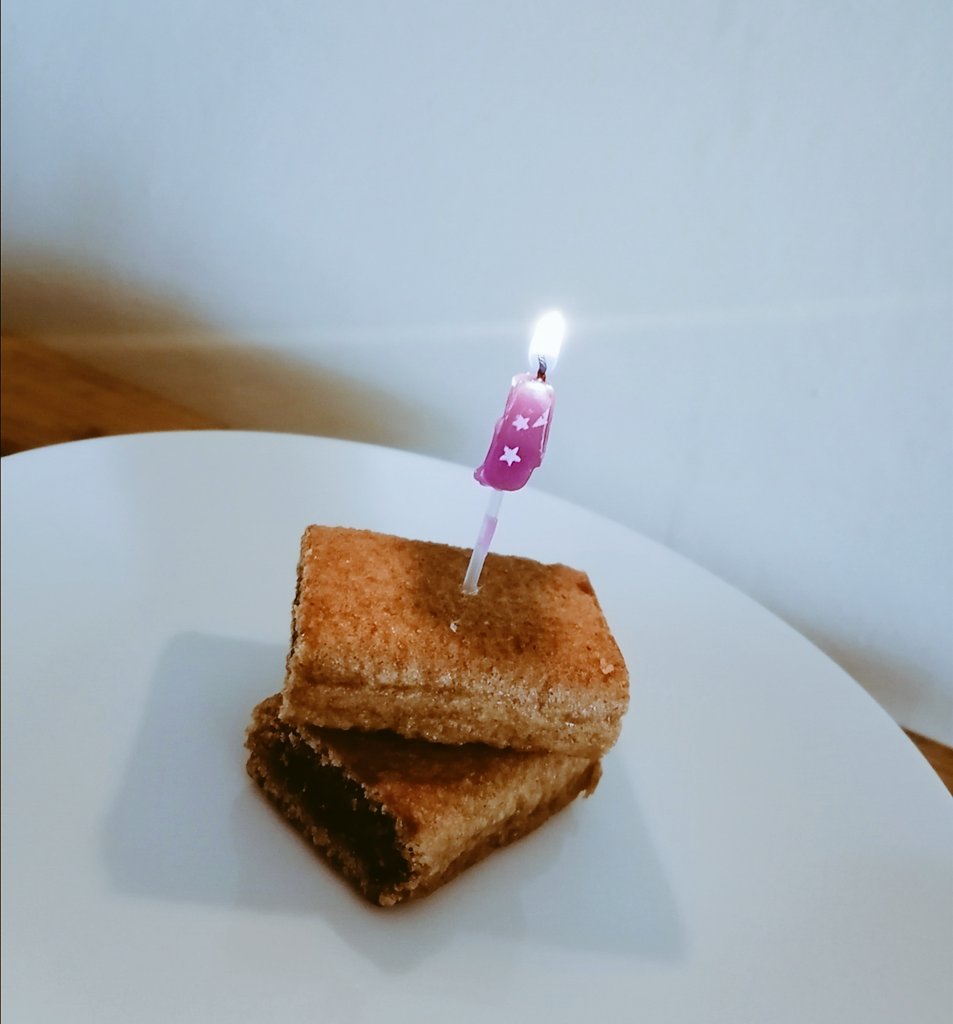mashi_byul's tweet photo. @DRIPPIN 오빠!생일축하해요!! ♡ 태어나 줘서 고마워요❤️행복을 가득한 날들을 보냈으면 좋겠어요. 많이 사랑해요. 건강하고 많이 쉬세요! ~
。make a wish 🎂(케이크를 못 사서 미안해:(..)
#AngelVoiceHyeopDay
#명창햄냥이이협탄신일
#DRIPPIN #weareDRIPPIN https://t.co/wGmuqLXbgP
