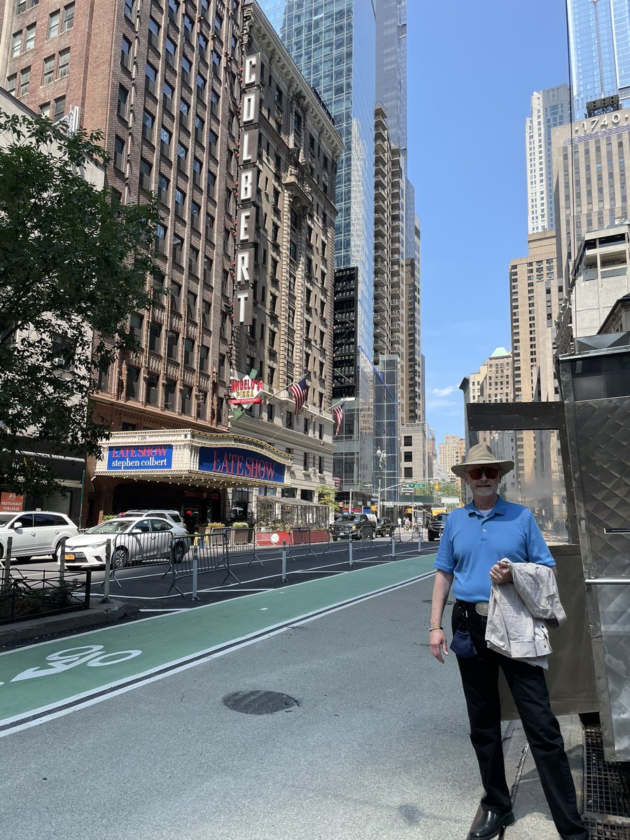 PatriceWA's tweet photo. @colbertlateshow ok, online says line up by noon if you want a good seat. It’s 1:15pm, no one is in line and security says come back at 2:30! https://t.co/TAPngFr2fl