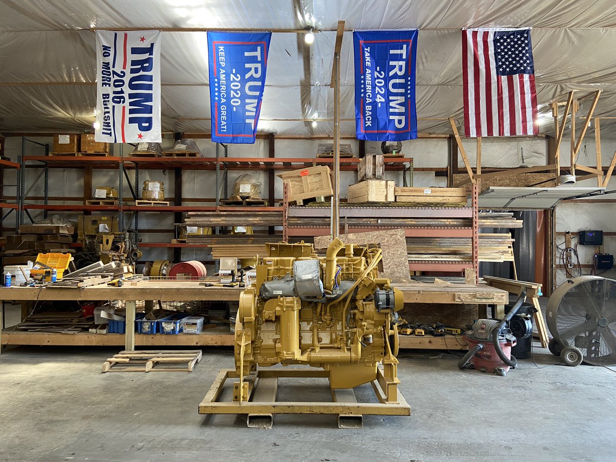 CroweEquipment's tweet photo. 🇺🇸👉🏻🇨🇦
Rebuilt Top to Bottom! D8T C15 engine headed to a very good customer in Canada!
#croweequipment #constructionequipment #heavyequipment #caterpillar #earthmoving #dirt #constructionindustry #marketing #heavymachinery #miningequipment #constructionmachinery #d8t https://t.co/r4OLjwps5I