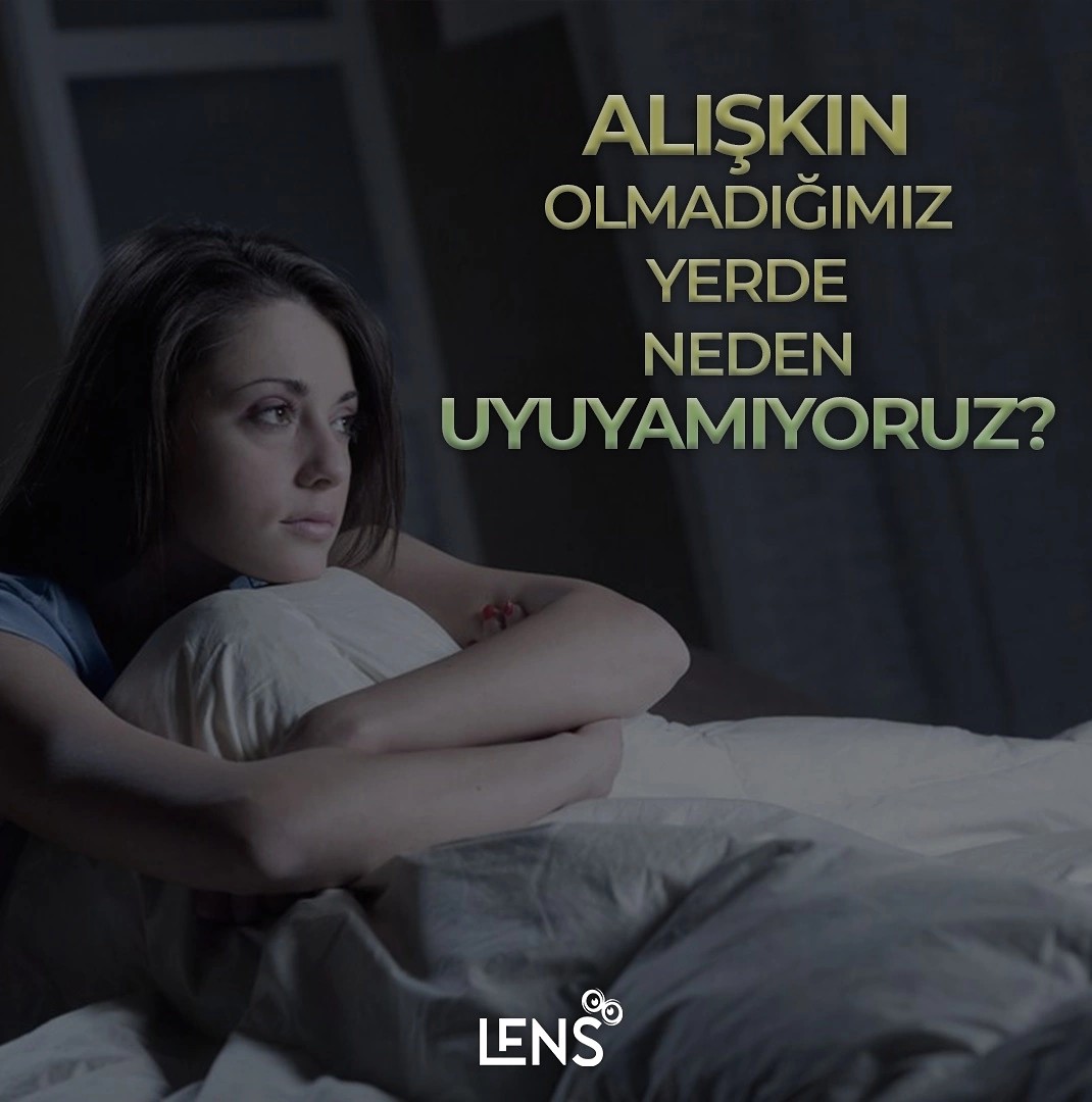 DergiLens's tweet photo. Misafirlikte, seyahatte, ilk birkaç gece uyumak çok da kolay olmaz. "Yerini yadırgamak" da dediğimiz bu durumun aslında bilimsel olarak bir açıklaması var. En kısa yoldan söylemek gerekirse, alışkın olduğumuz yatakta yatarken beynimizin tamamı uyurken, https://t.co/RQZuyMG5N0