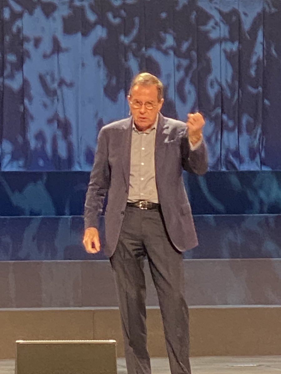 AvocadoWiley's tweet photo. Horst Schulze “Have a beautiful dream … the dream is the reason to go to work.” @AvocadoGators @CajonValleyUSD https://t.co/5RjeAKQdtP