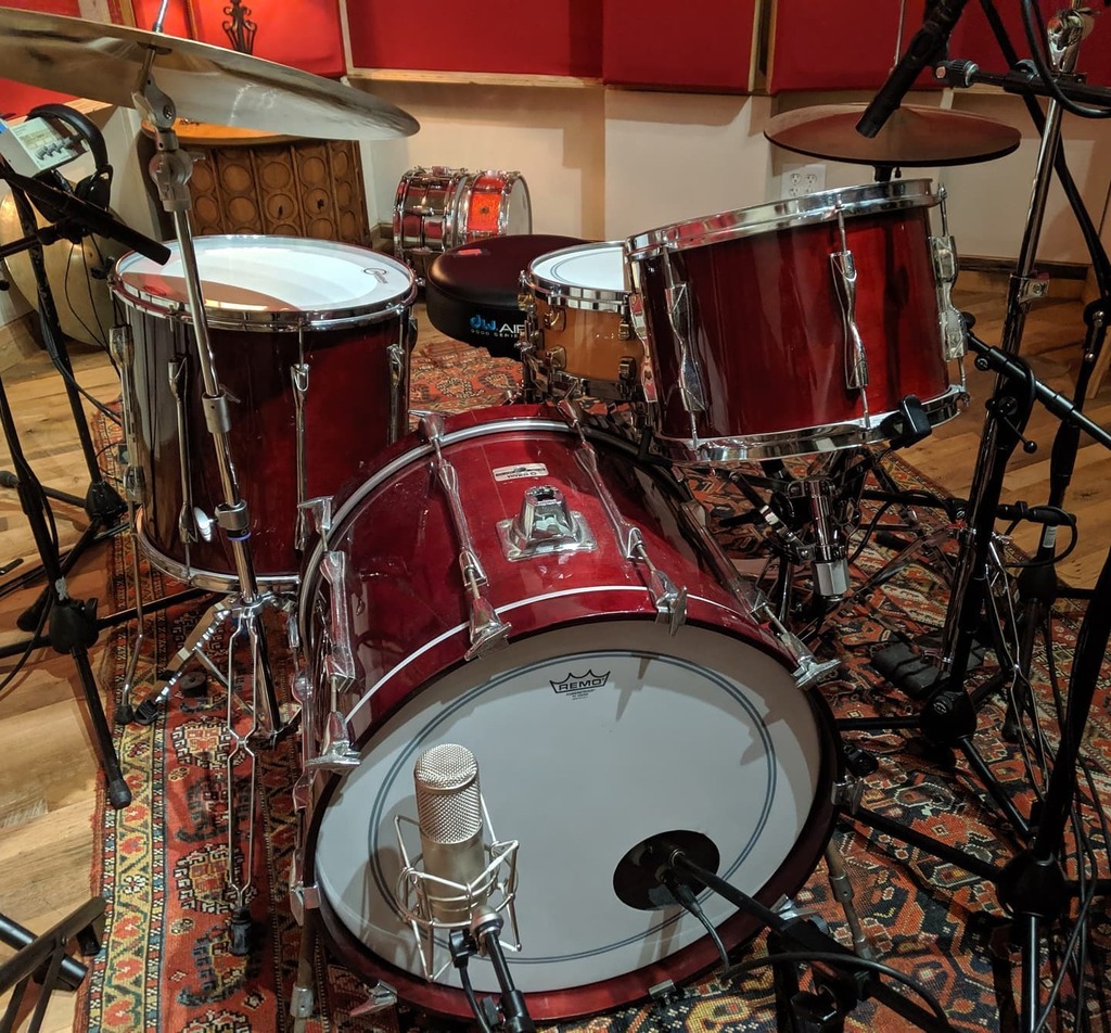 Meet our new house kit! It's red! After listening to a silly amount audio samples over a few months, we decided a vintage @yamahadrumsofficial Recording Custom is our classic record sound of choice. We worked with @ryanbergdrums to source a 70's version … instagr.am/p/CSey8CVrOP9/