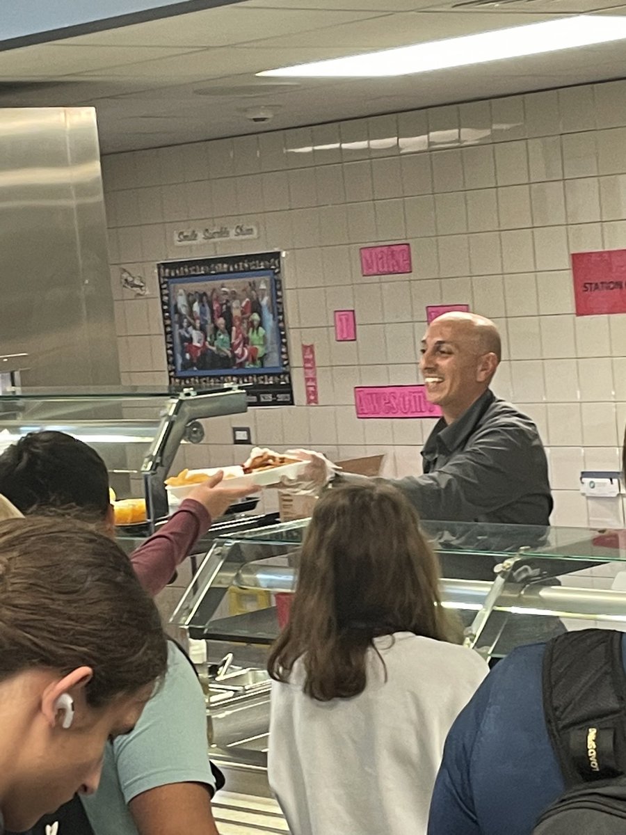 HumbleISD_KHS's tweet photo. Dr Nasra is always there for the kids! Today he joined the KHS Child Nutrition staff to serve lunch! @nasra_michael , @humbleISD_CNS https://t.co/l1Wjtg8yzv