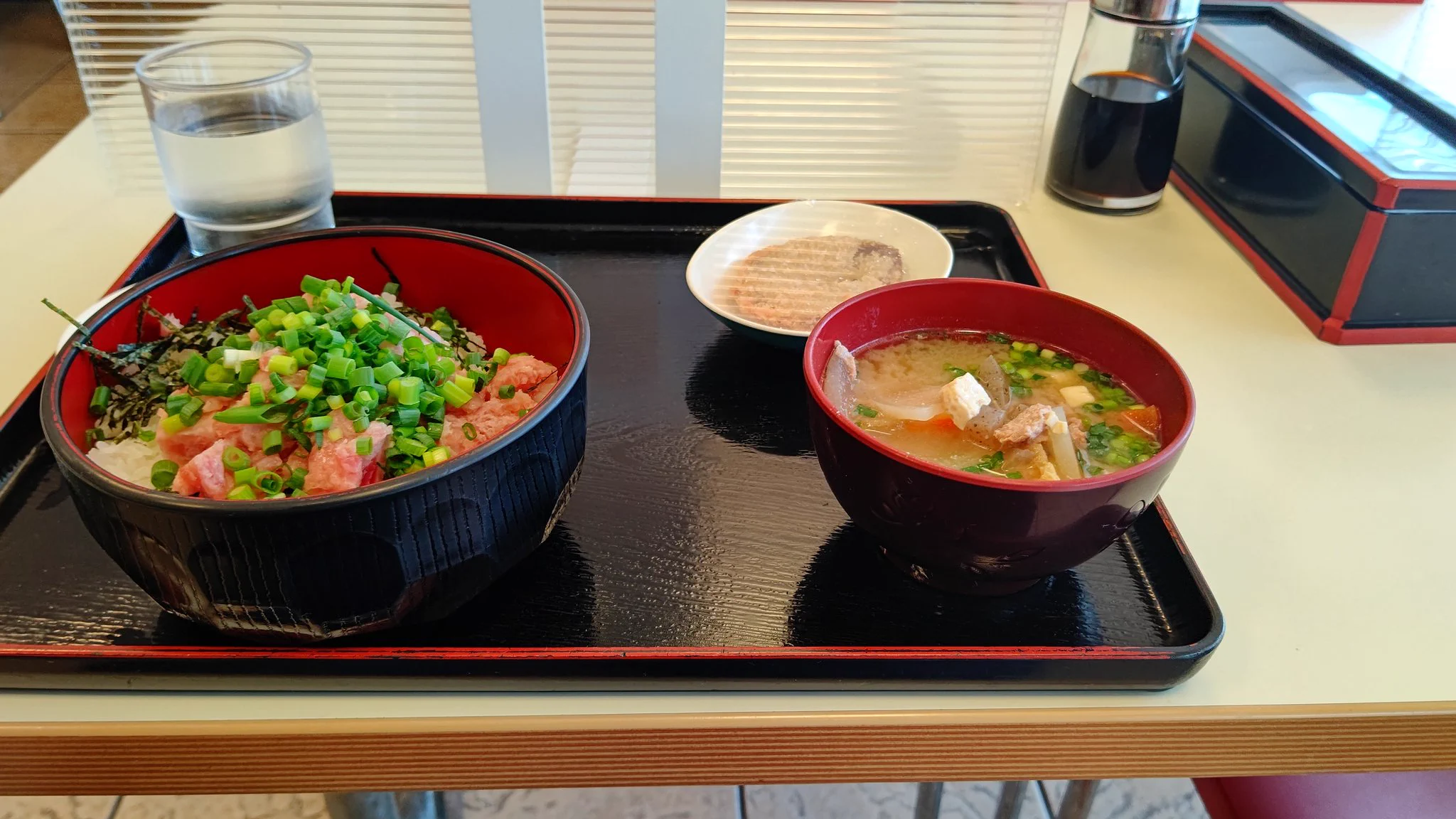 @kishico 清水区、興津埠頭の港湾食堂のネギトロ丼600円(単品)です 