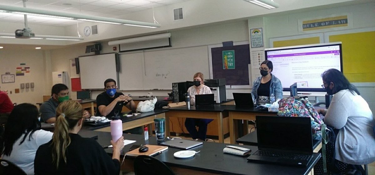 AoAInDetroit's tweet photo. Day 3 of The School Improvement Plan Institute is underway and our Leadership Team is chipping away at our SIP! Great ideas and suggestions are all over this room! Stay tuned!
#Loading #SIPInstitute2021 
@Detroitk12 https://t.co/cmpvzUHozE
