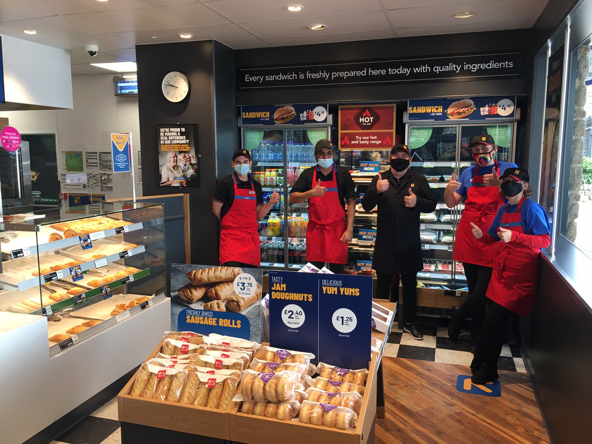 MotorFuelGroup's tweet photo. Today we opened our latest store #refit with a brand new @GreggsOfficial store at @Esso_GB West Road Service Station in Elgin, Morayshire!

Check out these shots of the station staff #celebrating the opening! 📸

Find your closest #MFG forecourt at https://t.co/13wSJEt3eD https://t.co/lbJ4XjO3Kh