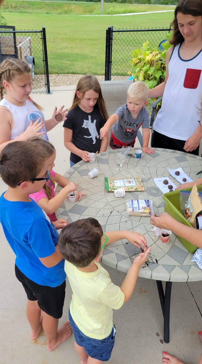 mjamesagd's tweet photo. Wrapped up out last Pointer Planters Little Sprouts event yesterday. Thank you to Kisling Kids Daycare for having us. It was so much fun talking about the plants we eat &amp; pollination! 🌻🐝#CPUSchools #CPUNation https://t.co/y3Tk8rZW0v