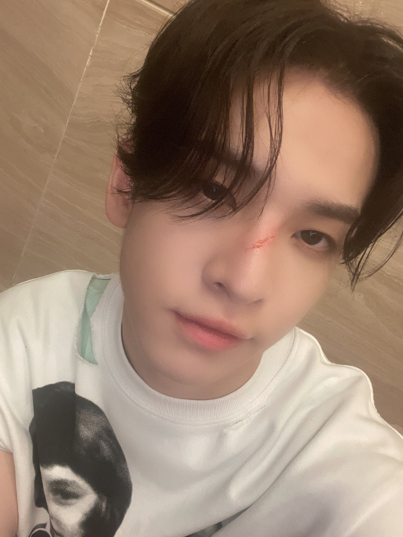 E8mBIkoVEAQQ0G5?format=jpg&name=large