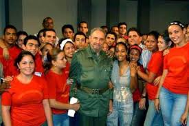 #FidelPorSiempre: "…Queremos una juventud que piense (...) una juventud que aprende por sí misma a ser revolucionaria, una juventud que se convenza a sí misma, una juventud que desarrolle plenamente su pensamiento". #DíaInternacionalDeLaJuventud #FidelEntreNosotros #YoSoyFidel