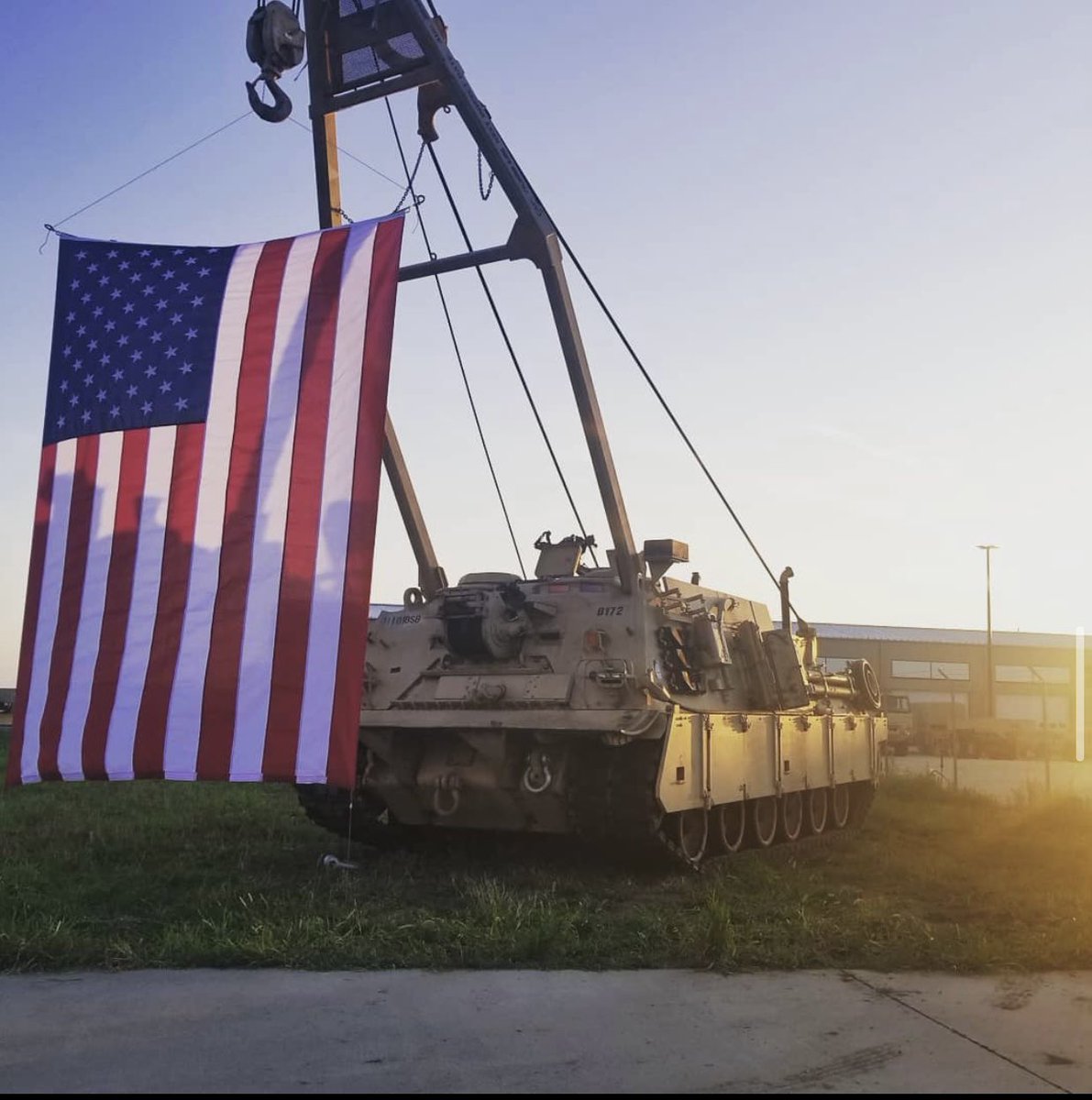 JosephMRestrep1's tweet photo. Unrelated to crypto once again , I have the privilege to drive this beast on a daily. 72 tons steel that can haul and pull pretty much anything you throw at it 🤘🏾🤘🏾🤘🏾

@shitcoin4life @MoonManStan2 @ChipAssman @frombroke2bags 

#ARMY #armystuff #dailygrind #goodday #Merica https://t.co/xoKHZwOiuq