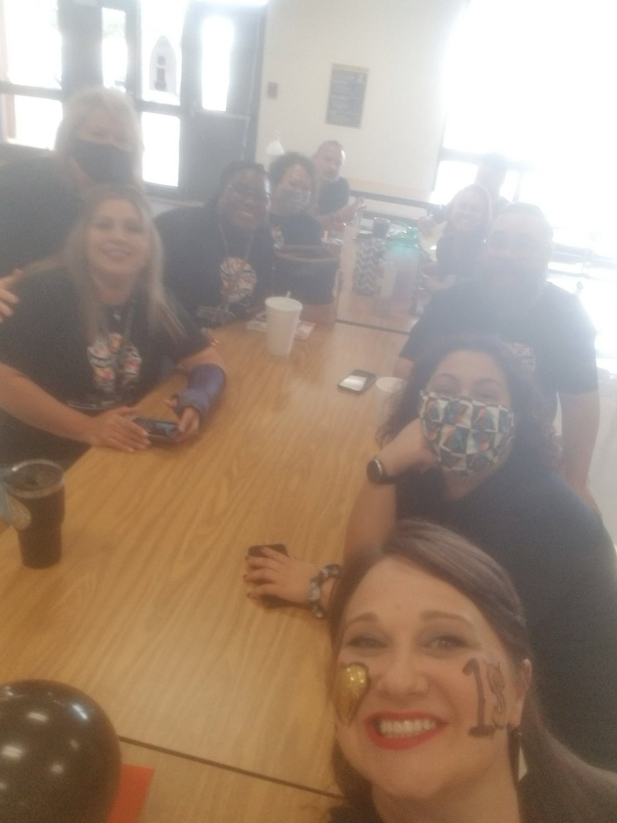 MrsDMLynn's tweet photo. Patlan Special Services!!  ❤️ #1Heart1Seguin @PatlanES @SeguinISD https://t.co/PPsH8vka1j