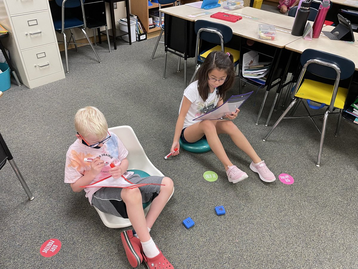 MillerRm33GES's tweet photo. Loving being able to use our new plastic sleeves to practice our place value skills! #rmm33rocks #everythingisbetterinpartners https://t.co/wbrOZnd154