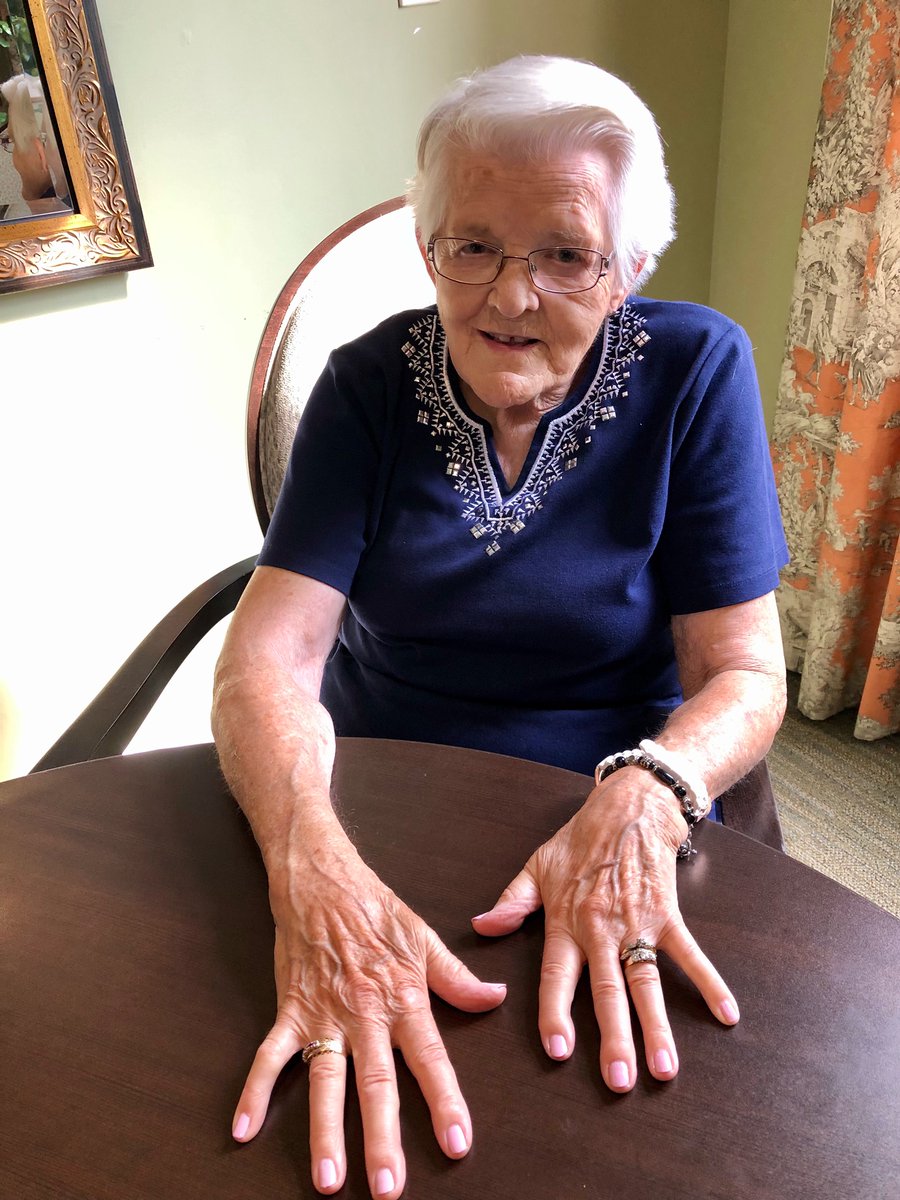 AllSeniorsCare's tweet photo. Yesterday afternoon it was 1:1 pretty nails 💅 Wednesday! The ladies enjoyed getting pampered :)
https://t.co/OOcHPorpkQ
#BeaconHeights #Ottawa #RetirementLiving https://t.co/uHBrWV9T2v