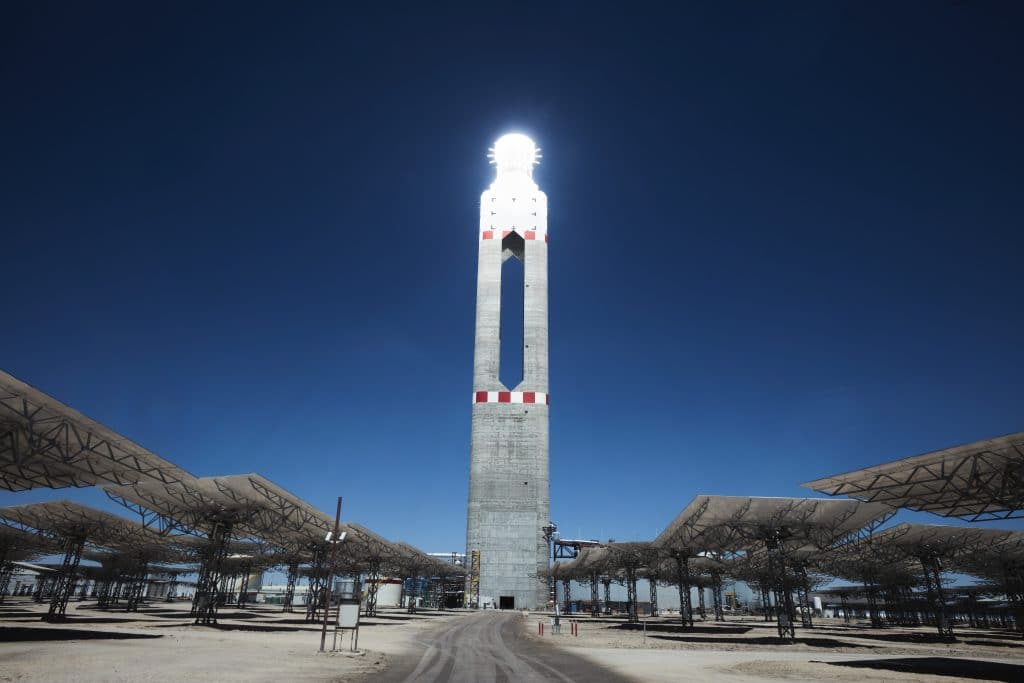 H2020_Nextower's tweet photo. 🇪🇸 A consortium led by Spanish renewable-energy companies Abengoa and Acciona connected a concentrated solar power (#CSP) unit to Chile's grid network in early April. The project is owned by U.S.-based EIG Global Energy Partners.
 https://t.co/rXeIF5Mh3V https://t.co/59ztMtzmPj