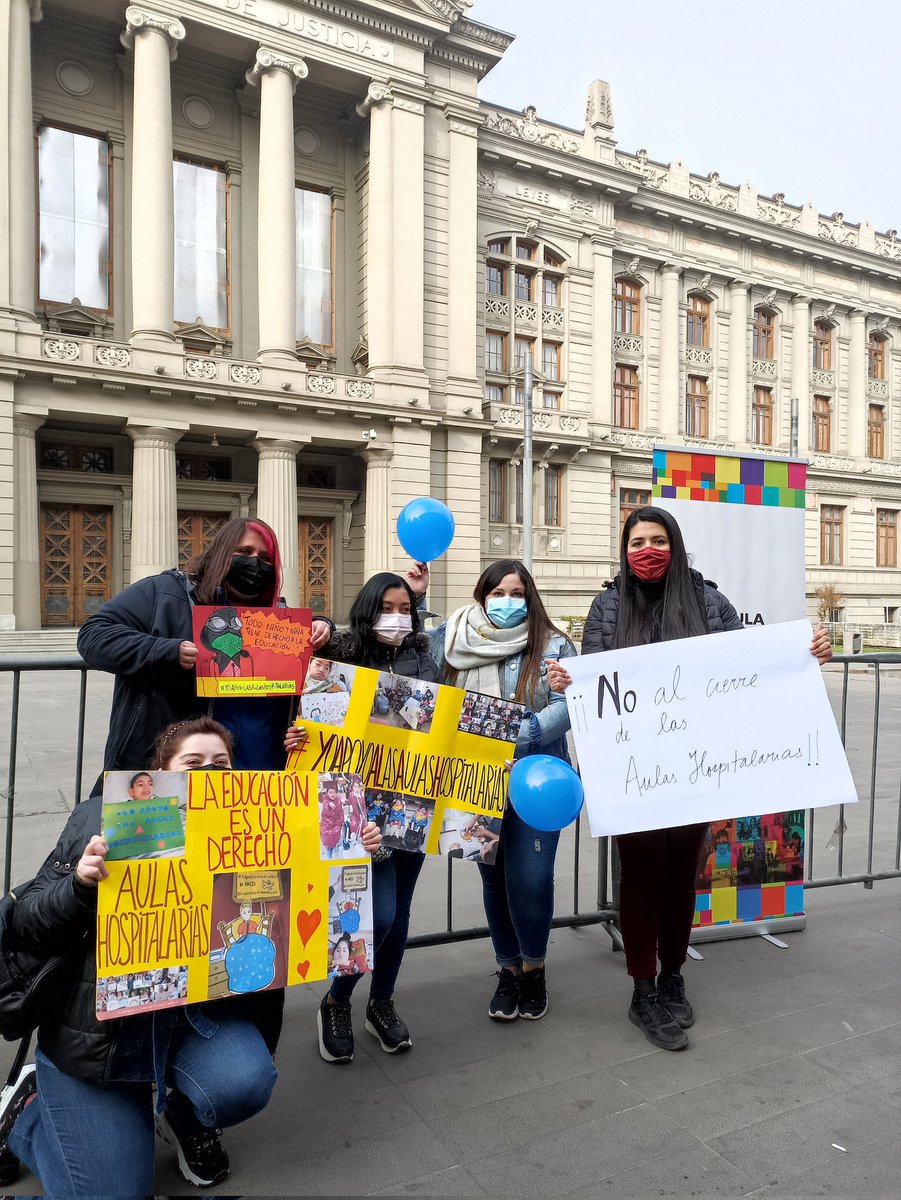 PAEDFCLR's tweet photo. Equipo PAED presente en la lucha 💪💪💪
#YoApoyoLasAulasHospitalarias
#PH
#EducaciónHospitalaria
#PedagogíaHospitalaria
#AulasHospitalarias
#AtenciónEducativaDomiciliaria
#FundaciónCarolinaLabraRiquelme
#FCLR
#PAED
#MaestrosHospitalarios
#ClasseHospitalar
#Chile https://t.co/WaBbOOvRgm