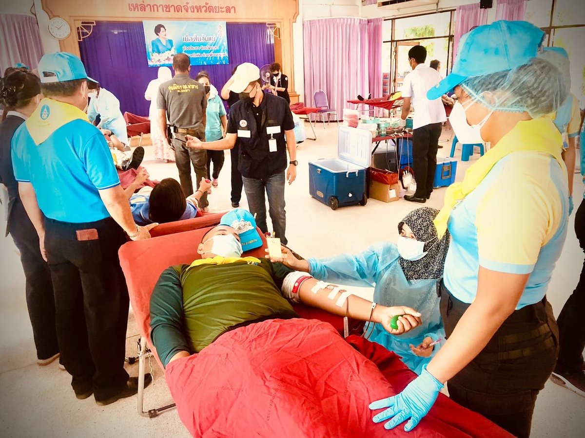 Army4PR's tweet photo. ร.152 จัดกำลังพลจิตอาสาฯ ร่วมบริจาคโลหิต เพื่อถวายเป็นพระราชกุศล เนื่องในโอกาสวันเฉลิมพระชนมพรรษา สมเด็จพระนางเจ้าสิริกิติ์ พระบรมราชินีนาถ พระบรมราชชนนีพันปีหลวง 89 พรรษา 12 สิงหาคม 2564 ณ เหล่ากาชาดจังหวัดยะลา
#กองทัพบกเพื่อประชาชน 
#กองทัพภาคที่4 https://t.co/8NNMKLbI96