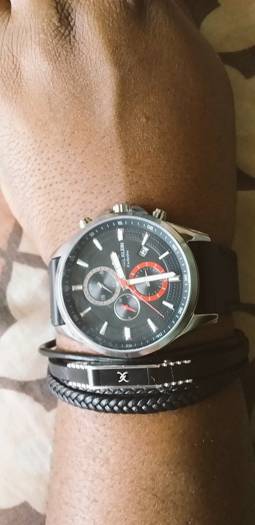 ndichenels's tweet image. Let's see your wrist