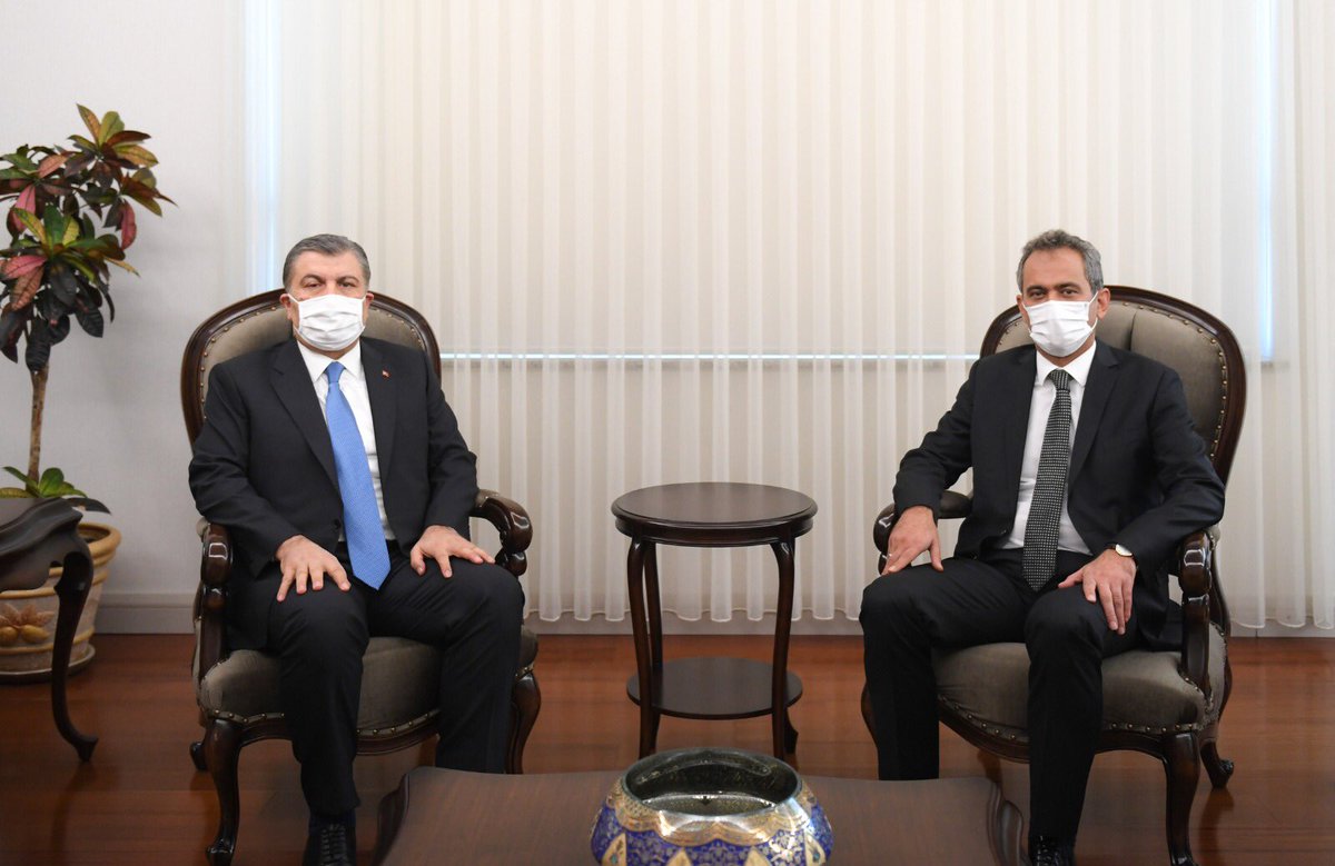 Sağlık Bakanı Koca’dan Bakan Özer’e Tebrik Ziyareti

Bakan Koca, Bakan Özer ve ekibine başarı diledi.

Haber👉🏻 meb.ai/KT3co6