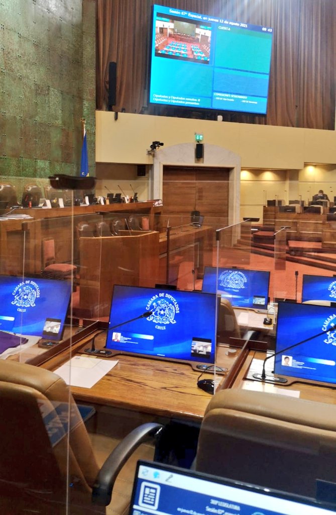 Esperando al acusado <a href="/raulfiguersa/">Raúl Figueroa Salas</a>, quien acaba de decir a la medios: "Estoy muy confiado".
#AcusaciónAFigueroa #ChaoFigueroa