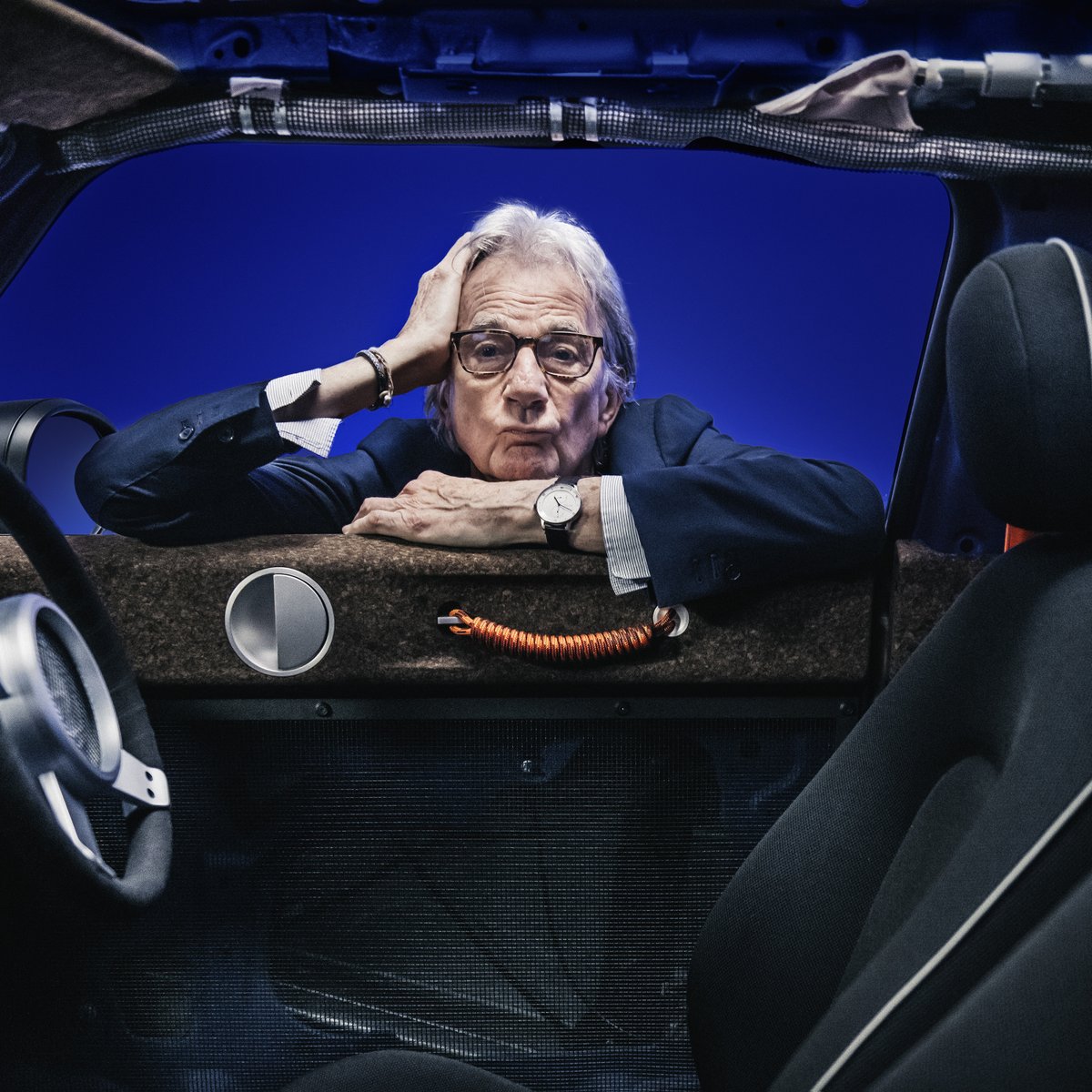 PaulSmithDesign's tweet photo. Paul spent the past few months working collaboratively with @MINI to create this custom-made one-off car. The design is reimagined and resembled using only the essential parts of the frame for a minimalistic look.

What do you think? https://t.co/u6X3OyHM50