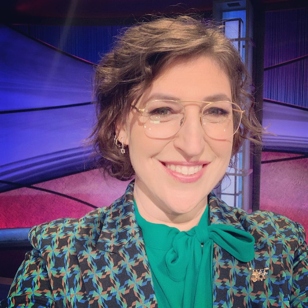 rorosocial's tweet photo. Who's geeking out? I'm so excited the "Big Bang Theory" alum Mayim Bialik @missmayim who earned a PhD in neuroscience from UCLA will be one of the hosts hosting @Jeopardy!
#MayimBialik #MayimBialikFan #BigBangTheory #BigBangTheoryFan #Jeopardy #JeopardyFan #RoroSocial https://t.co/DgXTvz6BW9