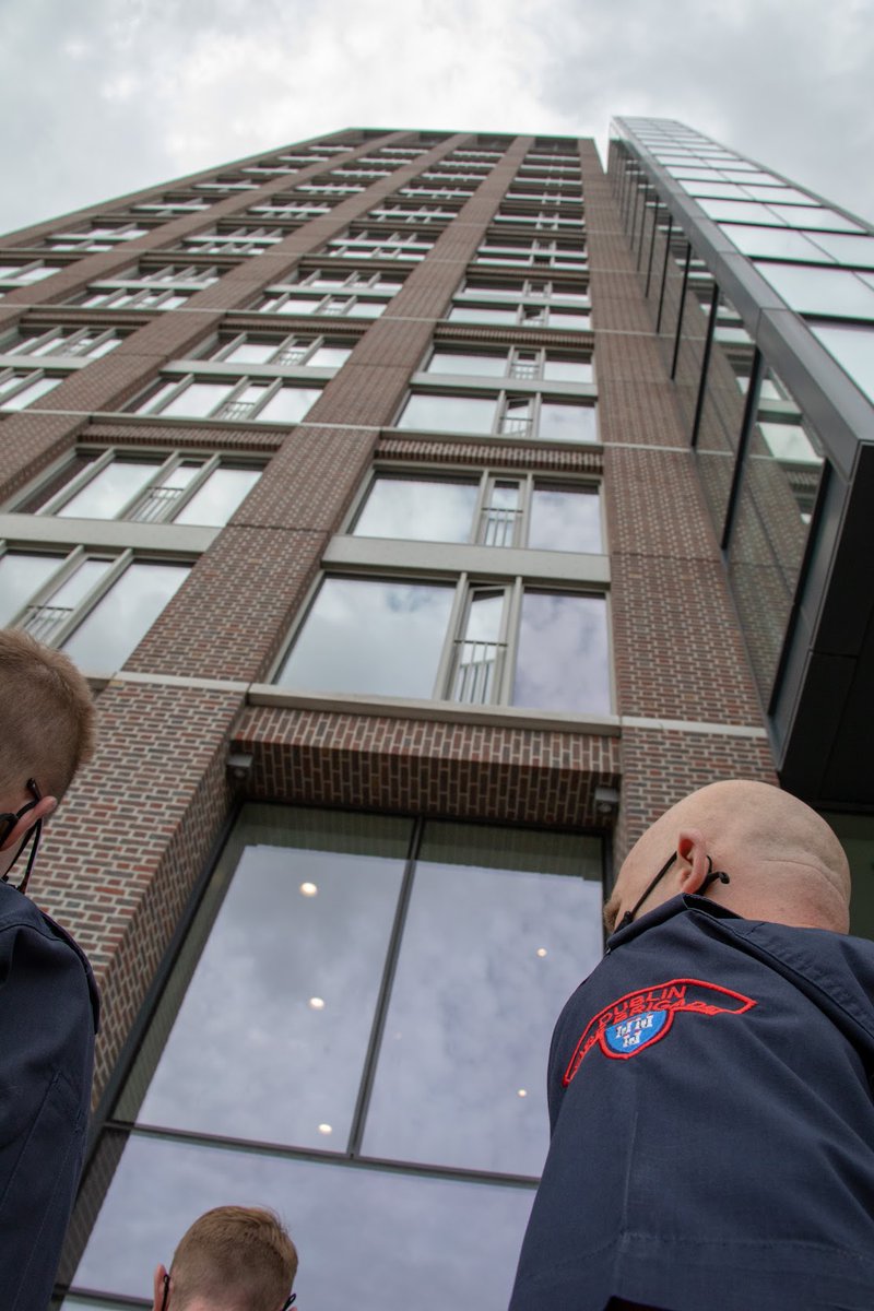 DubFireBrigade's tweet photo. This morning, recruits were given a familiarisation tour of the 23-floor #CapitalDock building and the fire safety, firefighting and escape systems in the building.
Thanks to Aramark Properties for their continued support to our tall and complex buildings training programme. https://t.co/r7Dul5sxHD