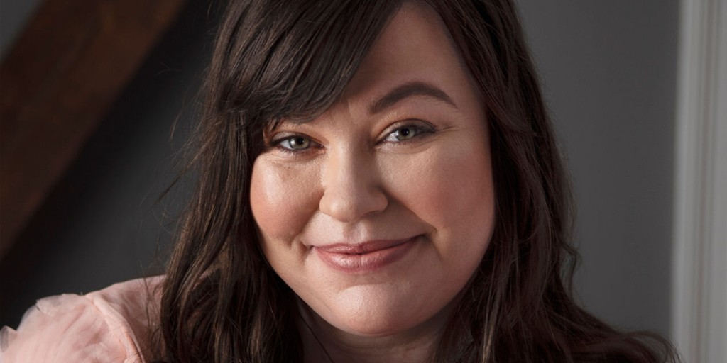 vtstudiocenter's tweet image. Join us for a Writers on the Rise series with @annabsutton on August 26, 7-8PM EST. This event is free and open to the public. This series is sponsored by the #RonaJaffeFoundation. ow.ly/e61k50Fb3I4
#AnnaBSutton #vtstudiocenter #writerreading