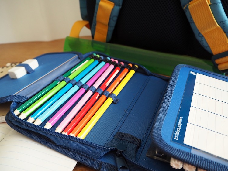 suewena's tweet image. #Suedwestfalen - #Schulranzen-Aktion: mit Tornistern Familien helfen Link: suedwestfalen-nachrichten.de/maerkischer-kr… #Kinder #Lüdenscheid #Schule #Schulkinder
