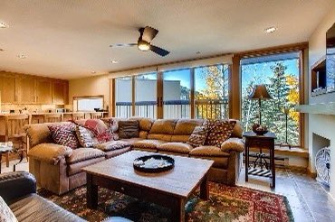 teamstopera_'s tweet photo. Friends and Vacationers!

Have you ever dreamt of taking a trip to VAIL, Colorado? 🏔 

This is your chance to make it happen! All while supporting us &amp; @AndersonDropkin in our quests to qualifying for the Winter Olympics!

For More Info ⬇️
https://t.co/gSfBsx22TE https://t.co/xuu1Os1o54