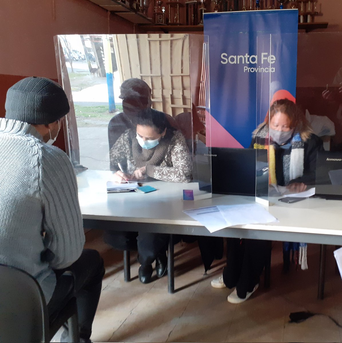 📍Grandoli y Gutierrez - #Rosario

Acercamos las oficinas de la  Dirección Provincial de Vivienda y Urbanismo para que los vecinos y vecinas realicen trámites y consultas sobre su #vivienda. 

El <a href="/GobSantaFe/">Gobierno de Santa Fe</a> presente en los barrios de #Rosario.

#SantaFeProvincia