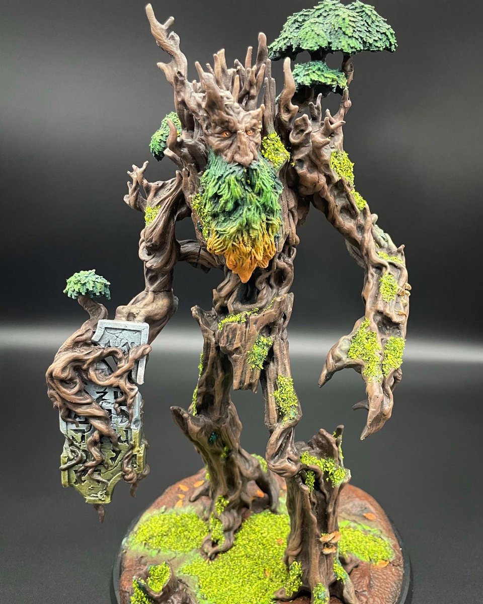 geek_tabletop's tweet photo. 30cm selfprinted and selfpainted Ent-figure. We spent around 600 Hours with it. 
.
#tabletop #miniatures #thelordoftherings #derherrderringe #lotrfanart #ent #tabletopgames #miniaturepainting #artist #painter https://t.co/JmDCRA5kpz
