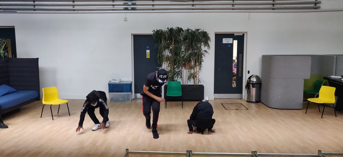 ProjectZeroWF1's tweet photo. Practicing our live performances with @artswithintheatre for tomorrow at project zeros summer programme!
#SummerHolidays #ProjectZeroWF #WalthamForest #HAF2021 https://t.co/iG2fGfNgkQ