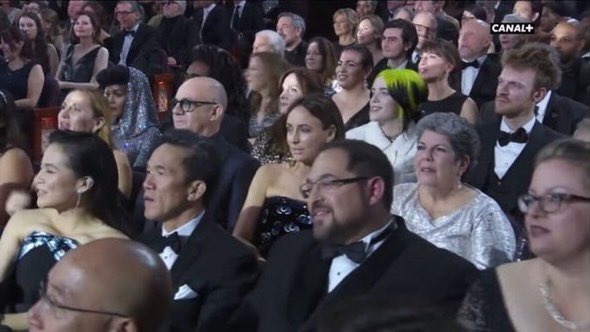 lovingwiwo's tweet photo. guys if billie doesnt change her hair and FAST how are we gonna find her at awards shows https://t.co/t5zBeWN2C9
