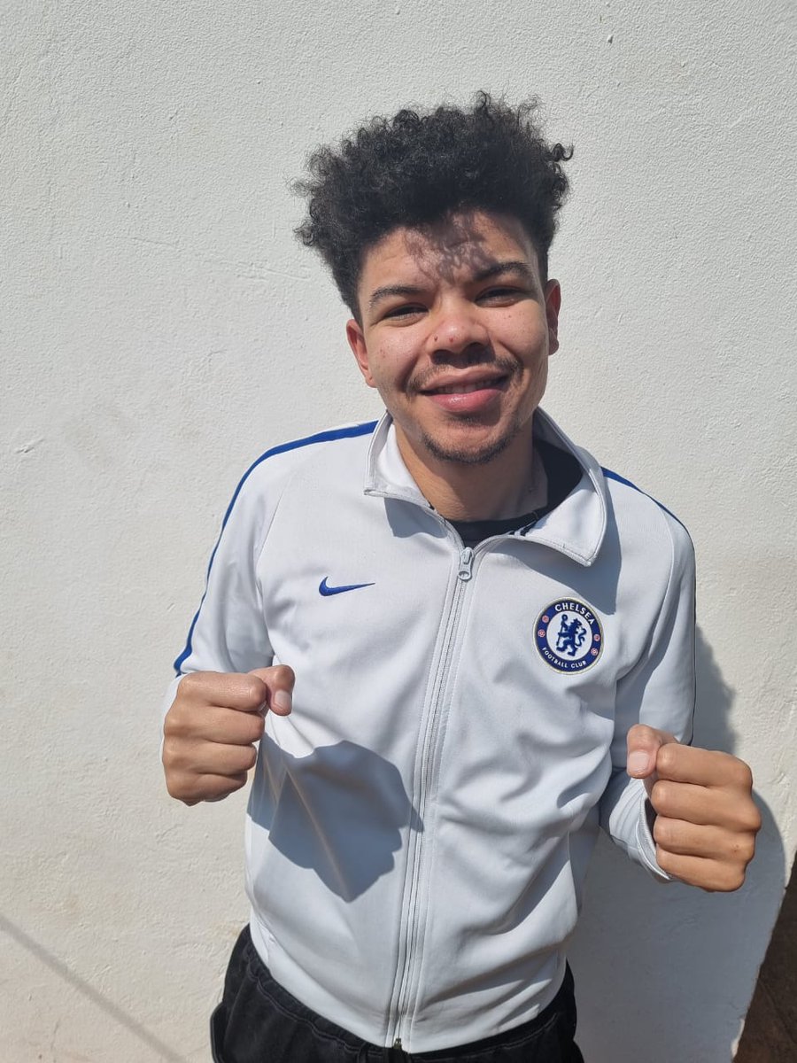🚨 Listen up football fans ⚽

<a href="/HisNameIsJude/">Let's gooo CHELSEA!!!</a> and Mad Money Mike have relaunched the #5Drive FPL League where you get to compete with other listeners and the winner will receive a cool prize! 🤩 🔥

Join here: ⚽
fantasy.premierleague.com/leagues/auto-j…
Code: *0b0ck1*