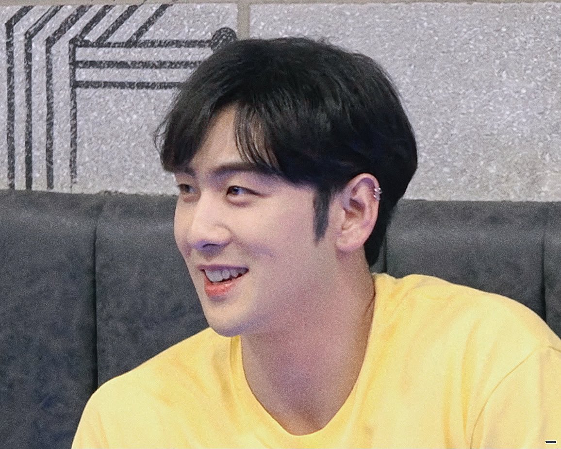 clownwtiger's tweet image. [dklown&apos;s INSTAGRAM POST] - 3P

back and forth, just happy listening to people&apos;s input and feedback.

👤: @GW_ENT
#️⃣: #GWModels
📍: GW ENT&apos;s building

210812 · 23:15:26 KST