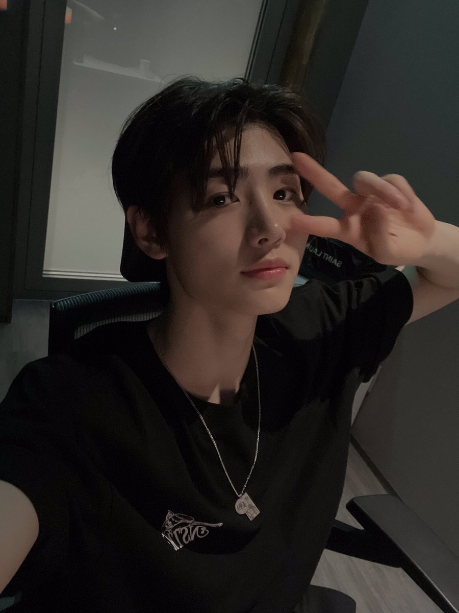 RESTARTING.⠀

luke sebastian ‘seb’ ferrer. 
not a new acc nor new to rp
like and rt to be mutuals