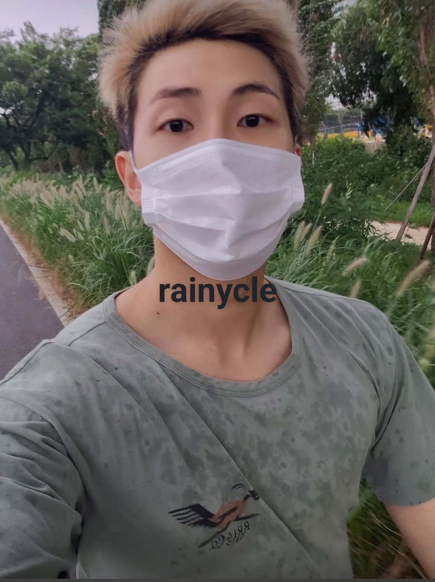 itsavocadopasta's tweet photo. RM on weverse💜💜
#RAINCYCLE https://t.co/M8KvwaH48z
