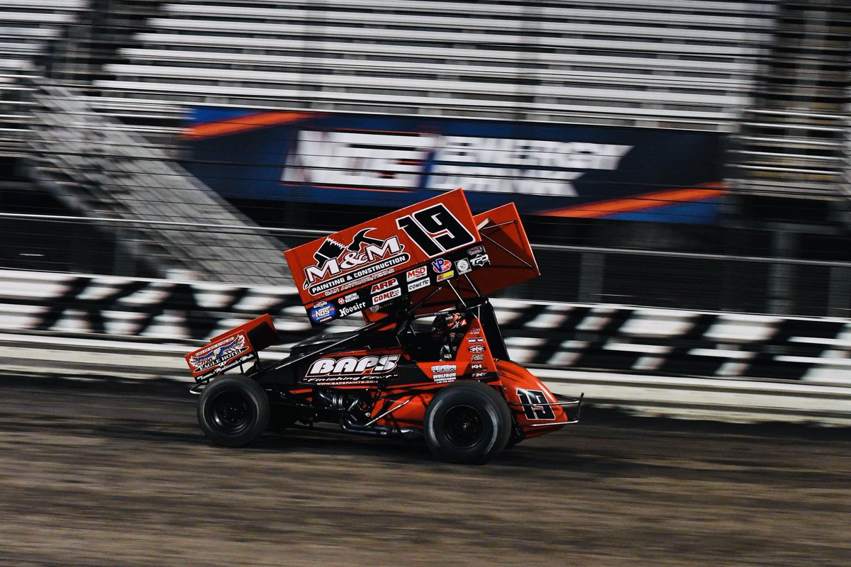 bmracing19's tweet photo. It’s qualifying night @knoxvilleraces #NOSvilleNationals and it’s all live on @dirtvision!

Thank you M&amp;M Painting &amp; Construction, @BAPS_paint, @fburgeaglehotel, Wolf-Run Landscapes, Mamma’s Pizza of Wellsville https://t.co/28gJ3hybYD