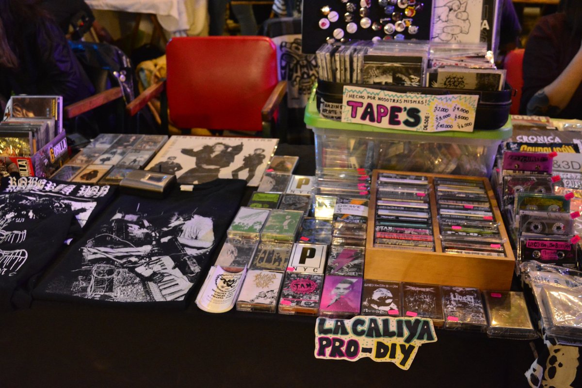 Feria de cassettes y vinilos en Galería Mackenna este domingo 15 de agosto de la mano de <a href="/vinilmagnetica/">Feria Vinilmagnética</a> vinilogarage.cl/2021/08/12/fer…