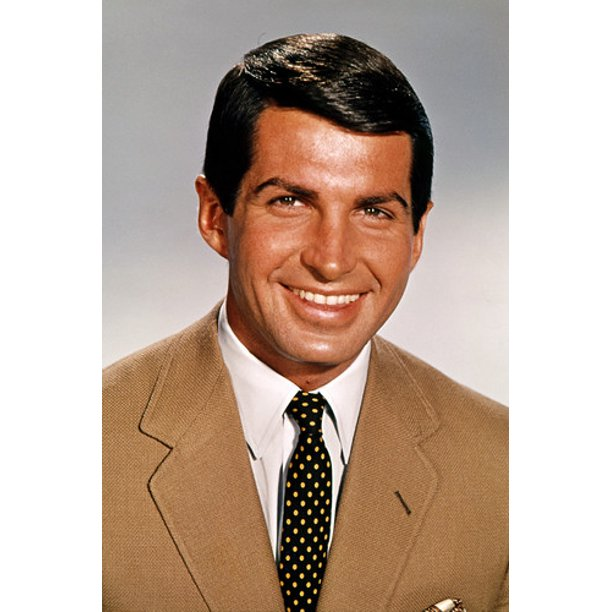 Happy 82nd Birthday to George Hamilton! 